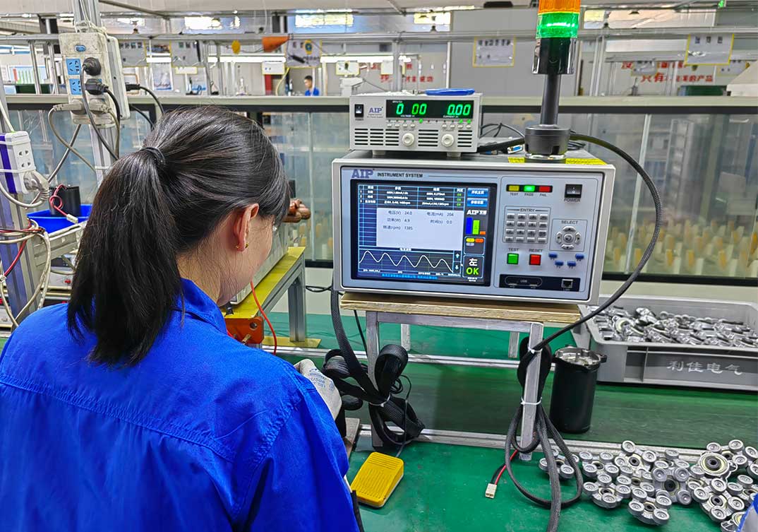 直流有刷電機(jī)測(cè)試系統(tǒng)應(yīng)用現(xiàn)場(chǎng)